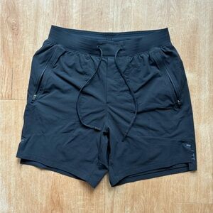 Lululemon - License to Train Lined Short 7” - size M - Black